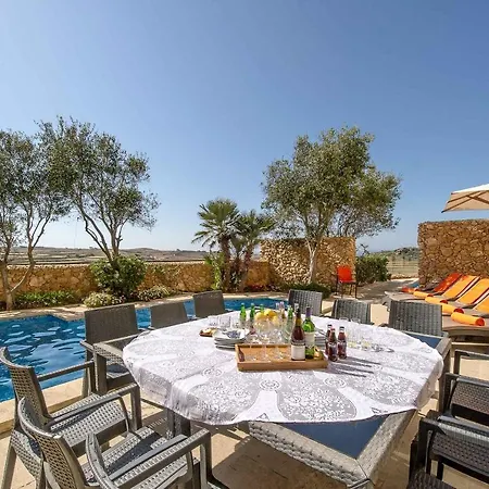 Country house Dream By Hamlet Ghasri (Gozo)