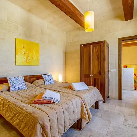 Dream By Hamlet Għarb