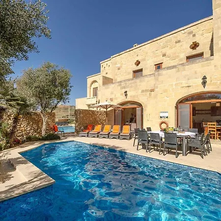 Dream By Hamlet Għarb